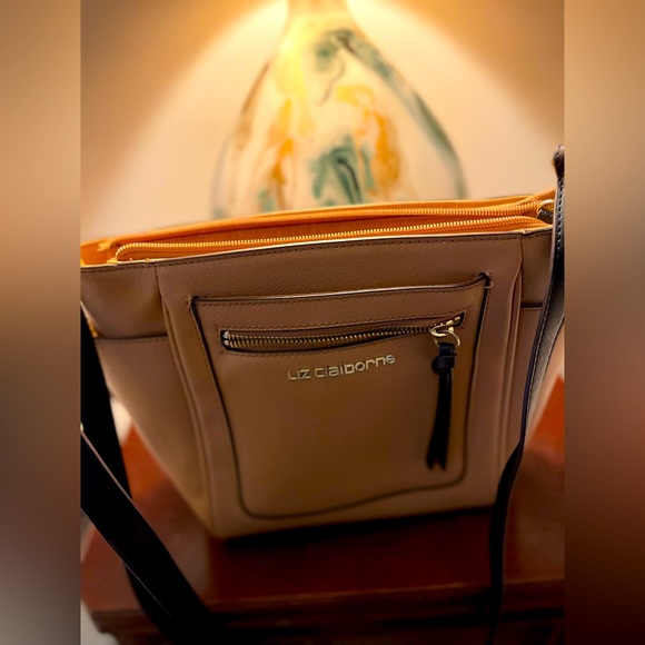 Liz Claiborne Cross Body or Shoulder Tan Purse With Black Strap and Gold Accents - Picture 7 of 7